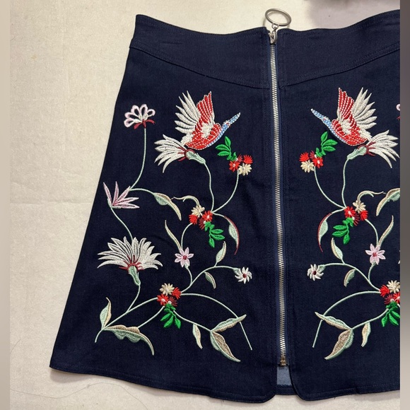 NWOT OOBER SWANK Embroidered Floral bird Denim Mini Skirt - Picture 4 of 8